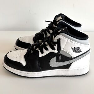 Nike Air Jordan 1 Mid SE Black and White Sneakers